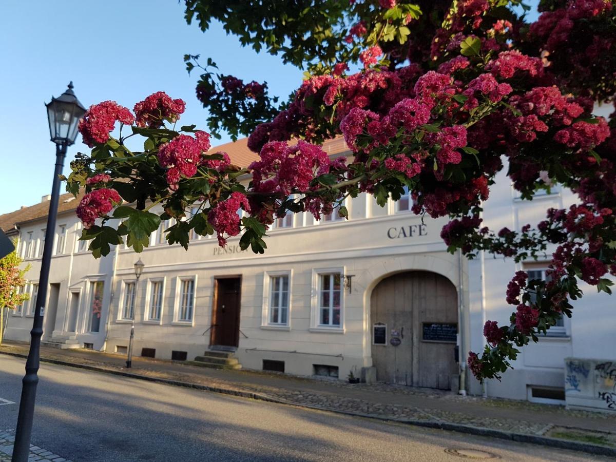 Alte Lebkuchenfabrik Acomodação com café da manhã Kremmen Exterior foto